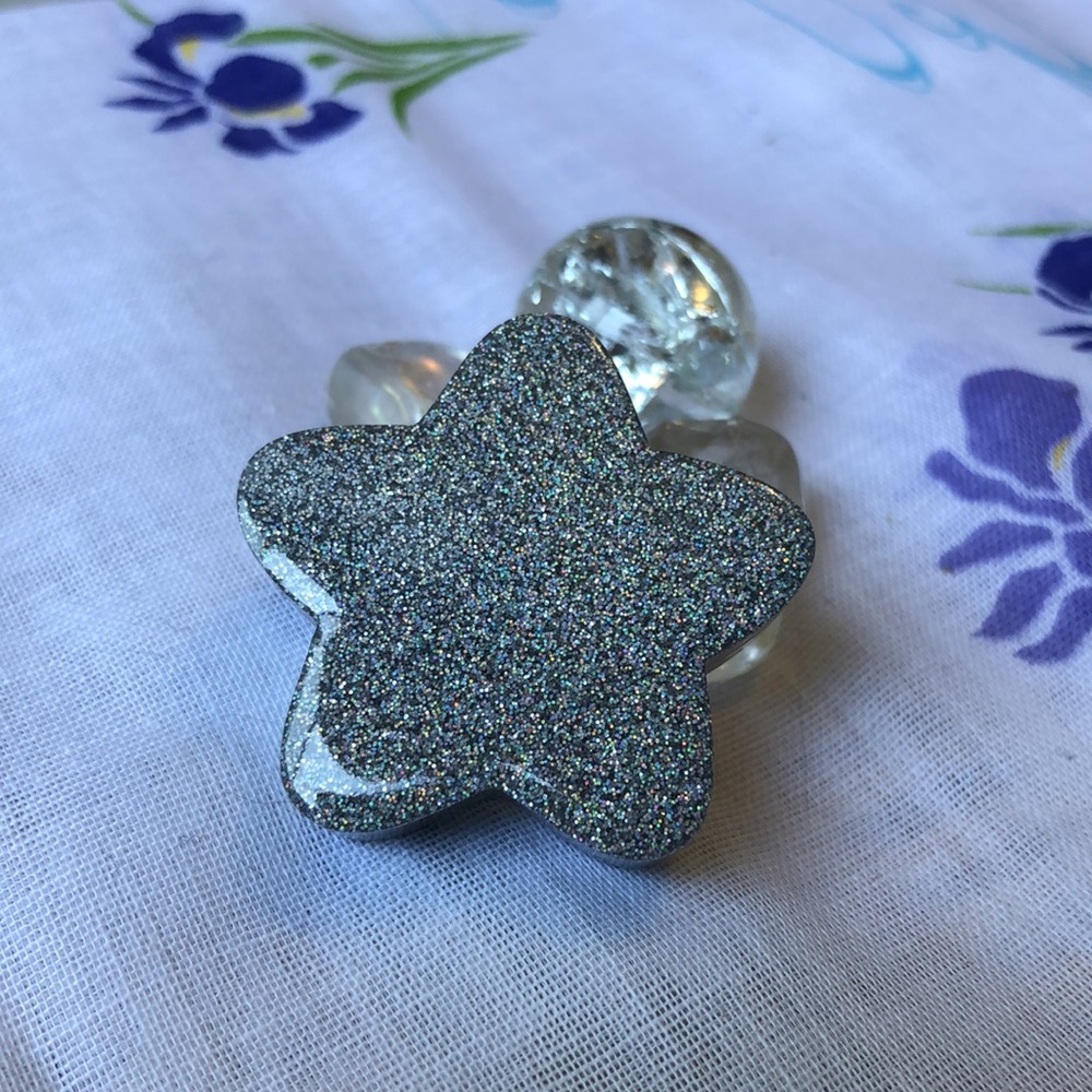 Handmade sparkle star resin brooch
